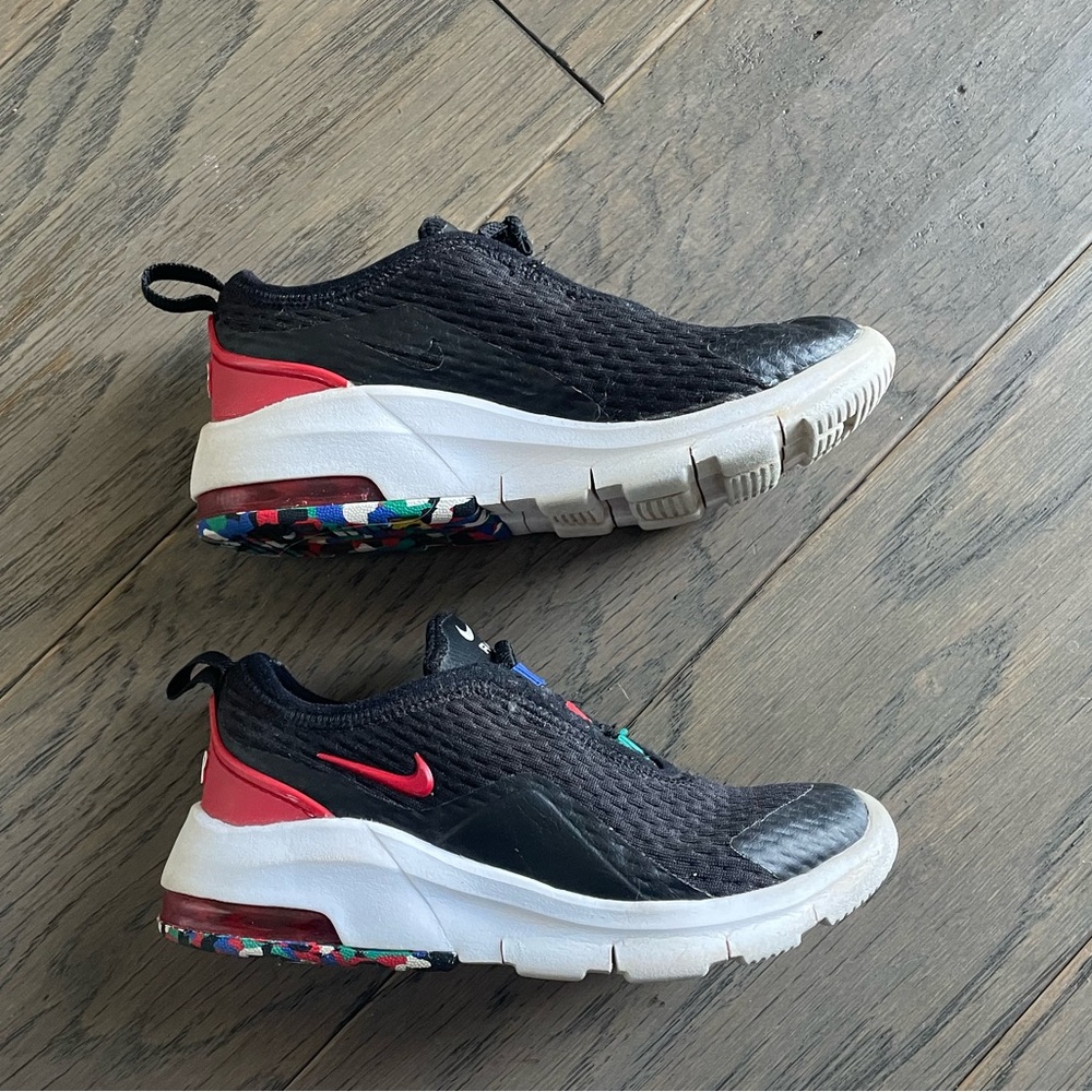 Kids Nike Shoes, size 10